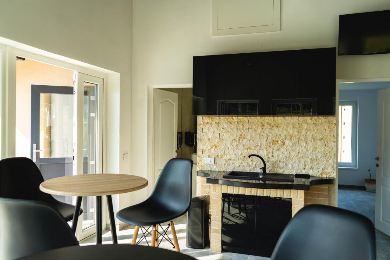 Velvet Home วาตราดอร์เนย์ ภายนอก รูปภาพ